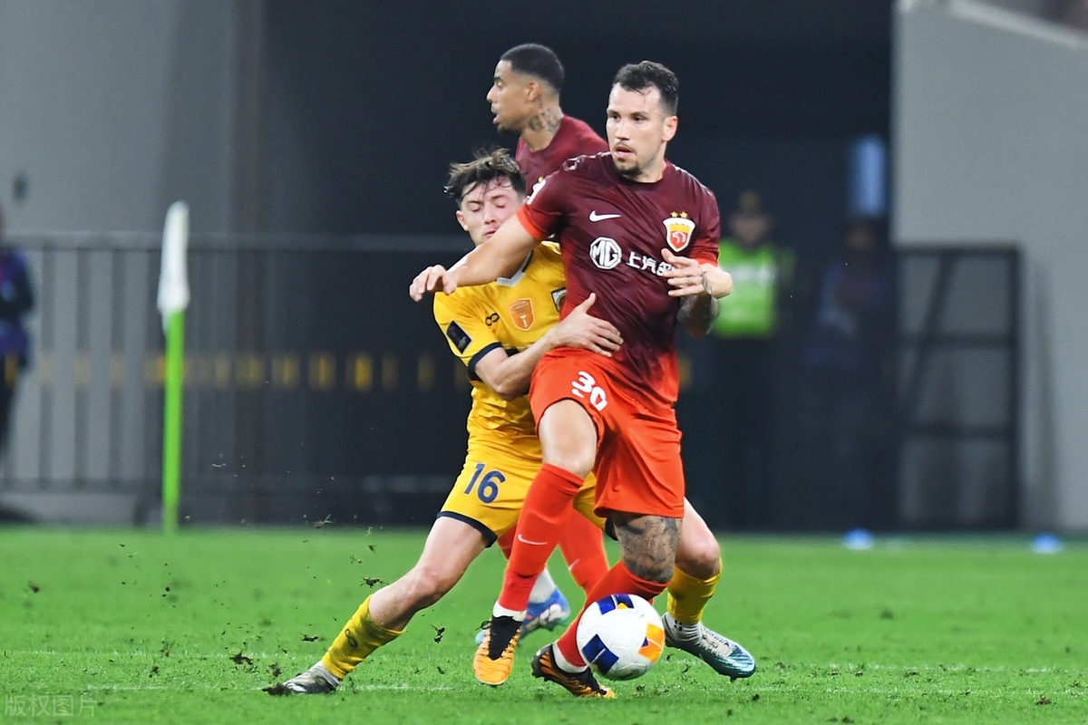 包含赛地聚焦:法国杯冲刺阶段热度飙升,上海海港官宣签约,压力陡增,轮换策略成焦点的词条 包含赛地聚焦:法国杯冲刺阶段热度飙升,上海海港官宣签约,压力陡增,轮换策略成焦点的词条